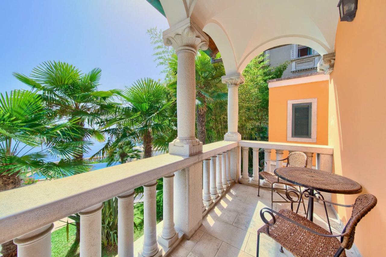 Villa Baronessa Ловран Екстериор снимка