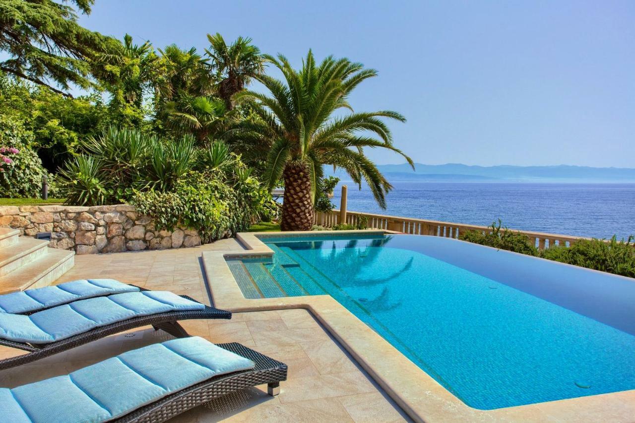 Villa Baronessa Ловран Екстериор снимка