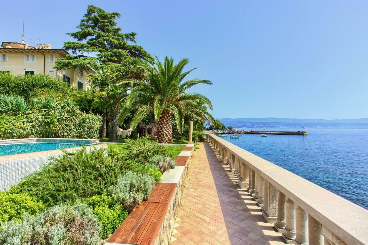 Villa Baronessa Ловран Екстериор снимка